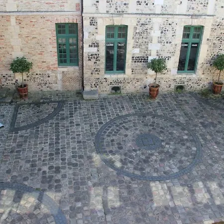 Daire Fenetres Sur Cour - Centre Historique - Honfleur