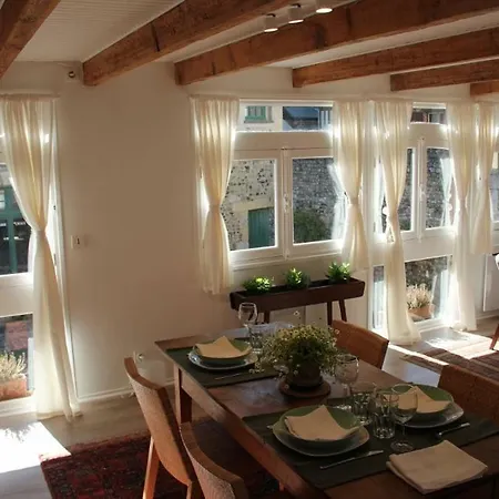 Daire Fenetres Sur Cour - Centre Historique - *